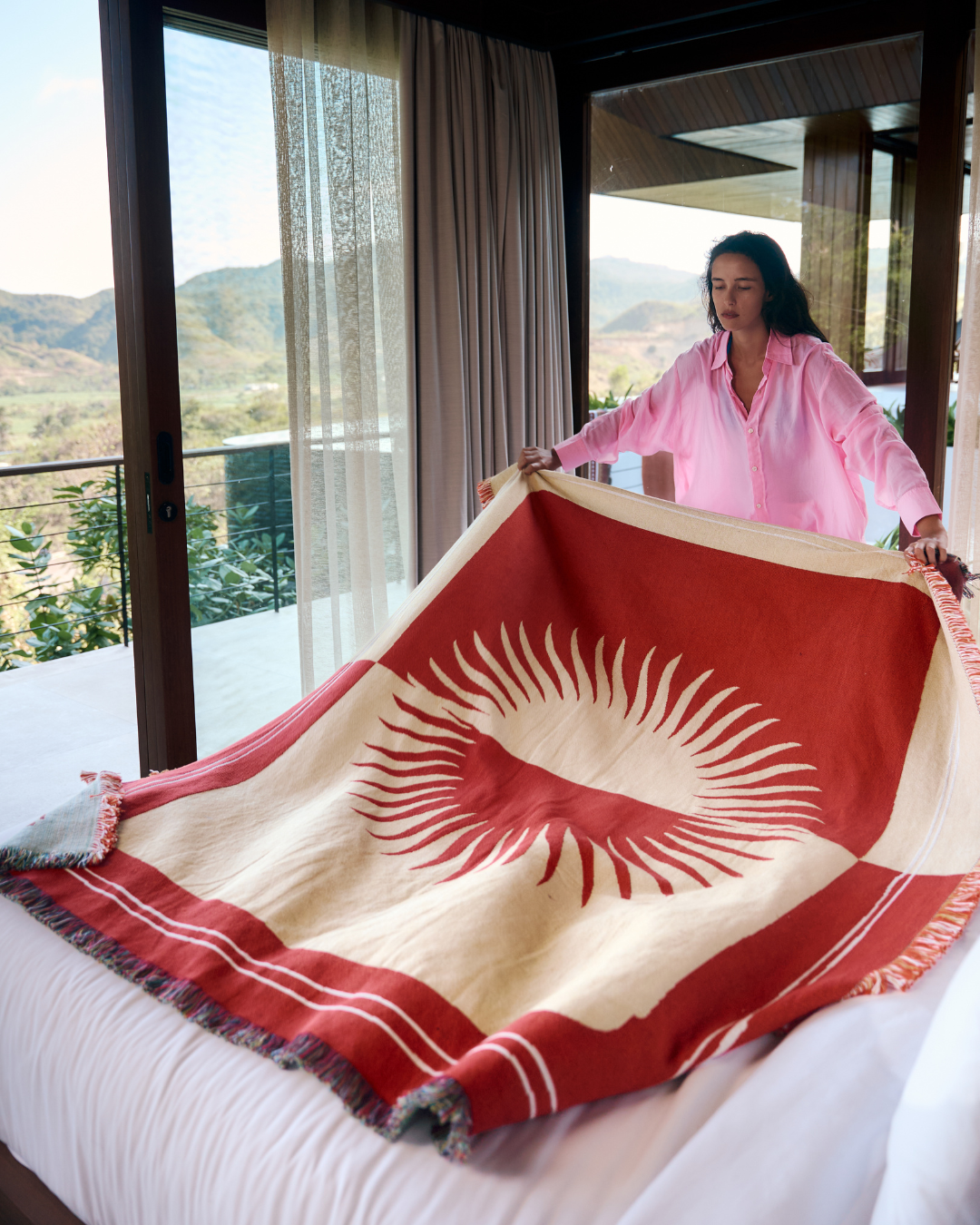 SOLAR DUSK THROW RUG