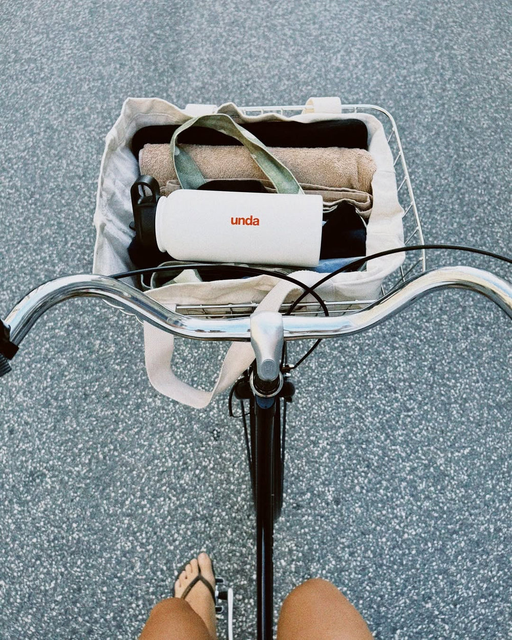 <h2>The waterbottle you want<br/>to take everywhere</h2>